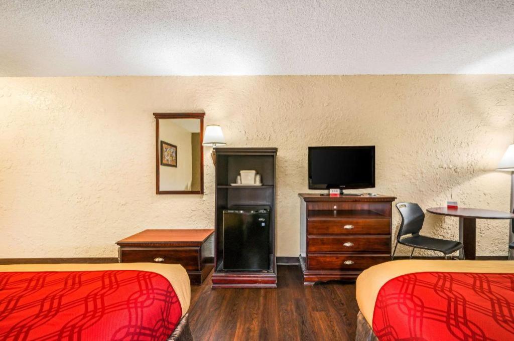 Econo Lodge Corinth Exterior photo