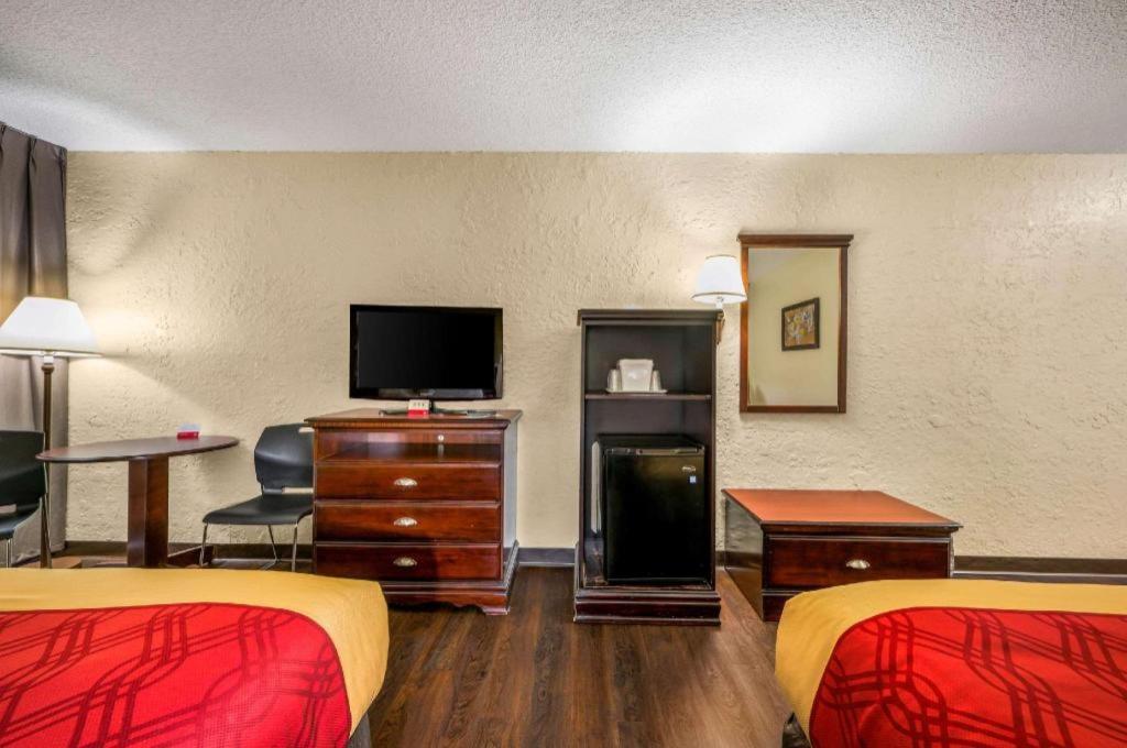 Econo Lodge Corinth Exterior photo